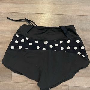 Outdoor voices 2.5 inch Exercise Shorts polka dot